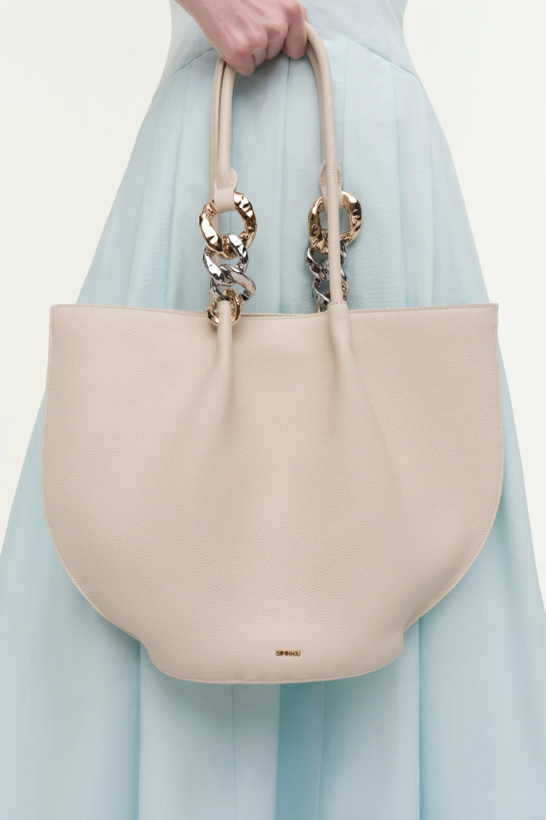 Arlo Chain Pebble Leather Tote - Image 2